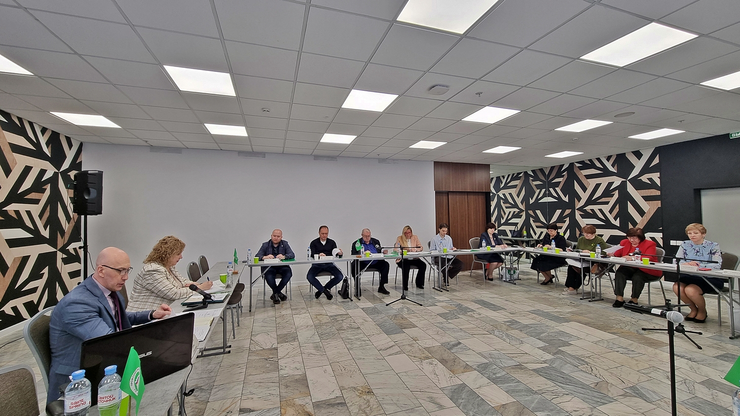 На расширенном заседании Президиума обсудили выполнение отраслевых соглашений и ситуацию в лесном комплексе